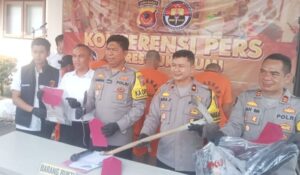 b96ab458c0ed17646667c2a18898262ab00e19e0b3286a63a3d0e3d520a74a39.0